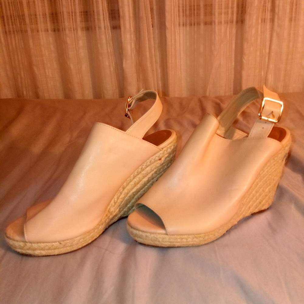 BELLA MARIE WEDGES
